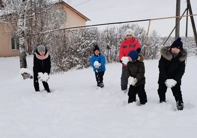 Игры на свежем воздухе.